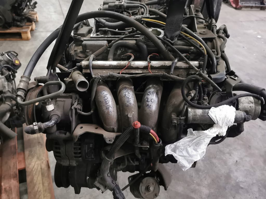 Moteur B 4204 S pour Volvo V40 2.0 Petrol